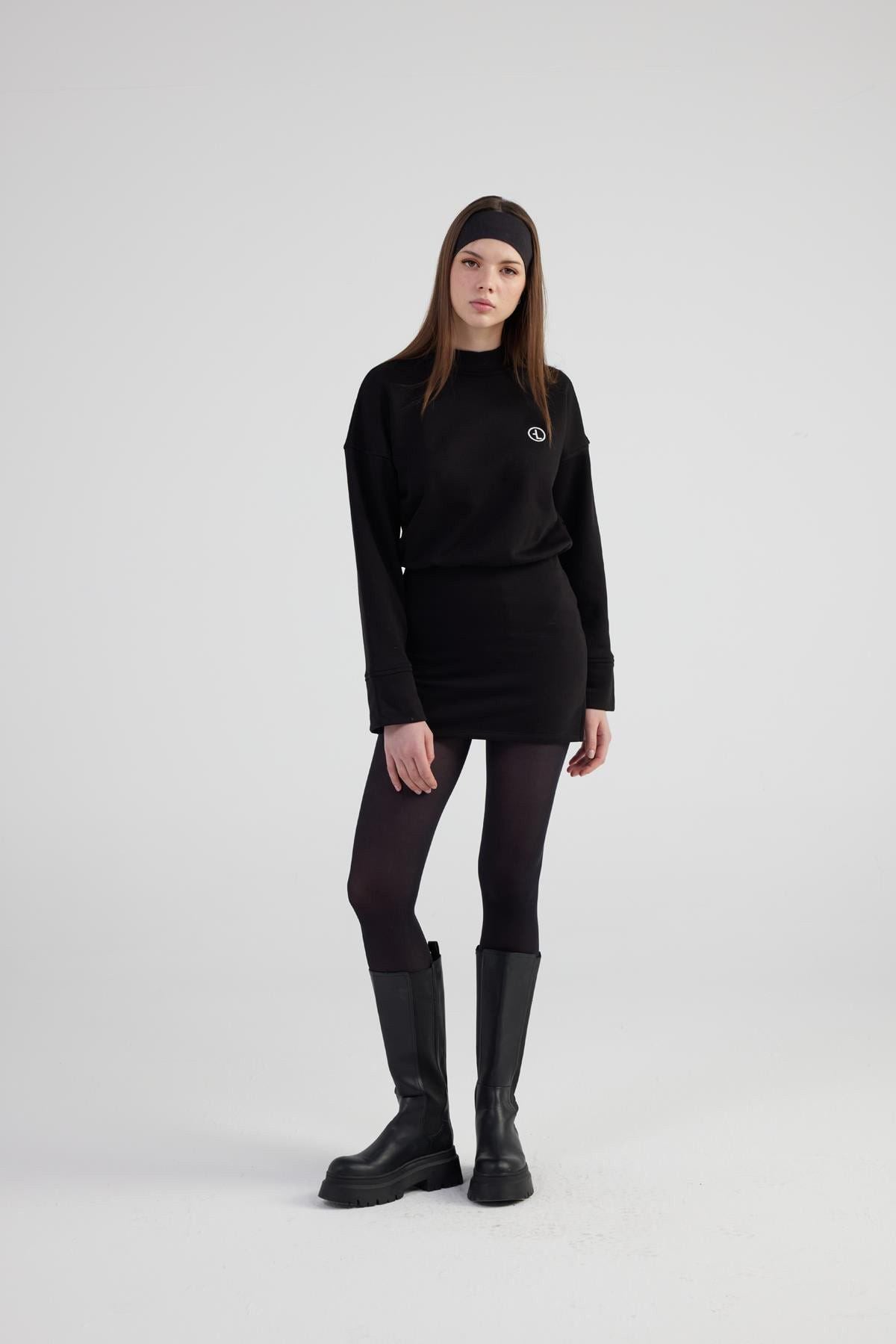 Mini-Kleid mit Schlitzstoff