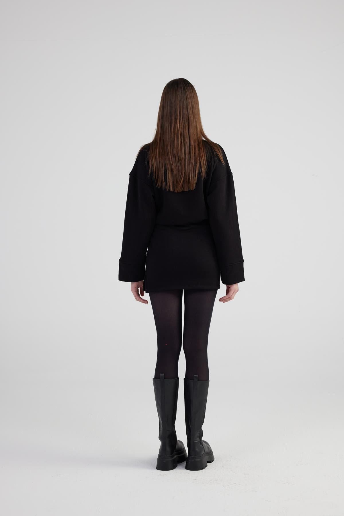 Mini-Kleid mit Schlitzstoff