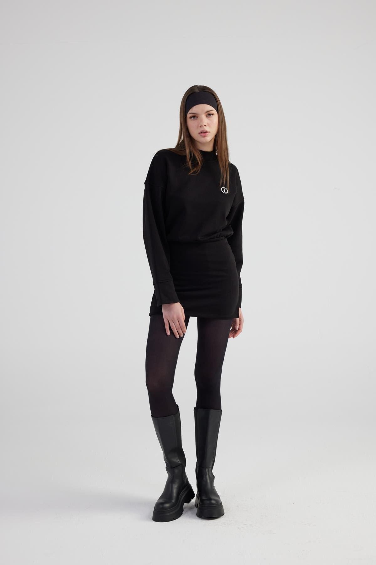 Mini-Kleid mit Schlitzstoff