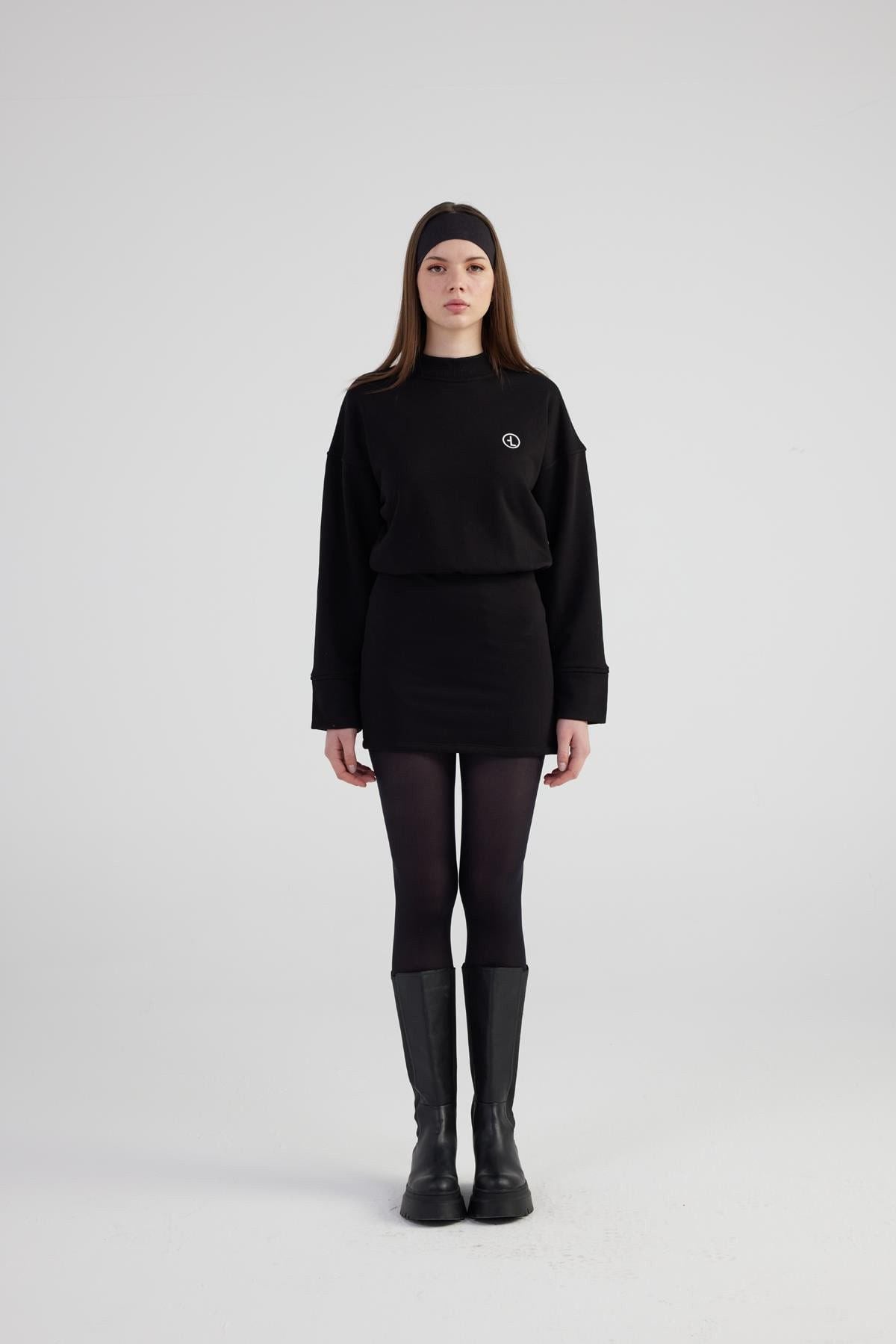 Mini-Kleid mit Schlitzstoff