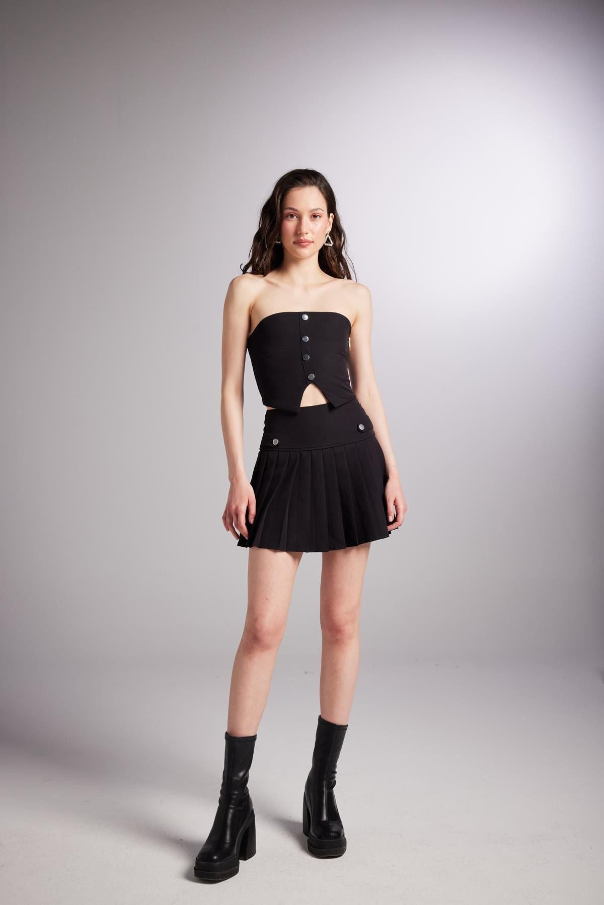 Knopf Detail Crop Top