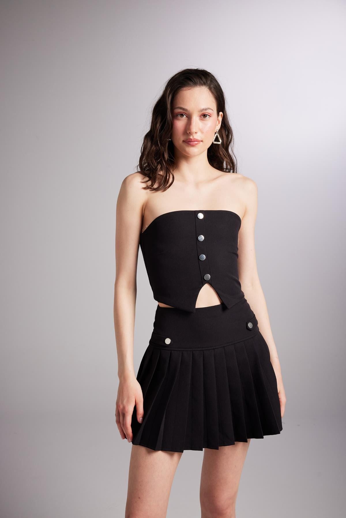 Knopf Detail Crop Top