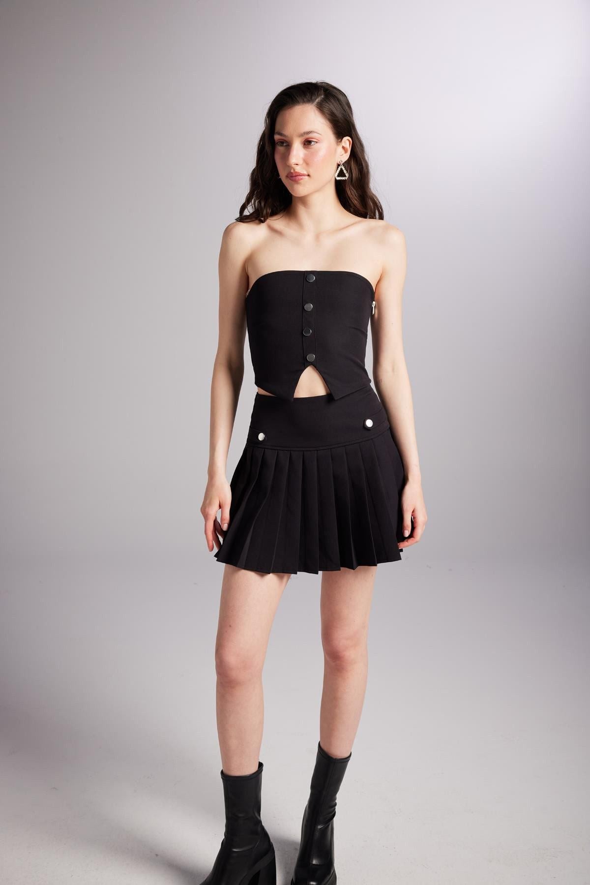 Knopf Detail Crop Top