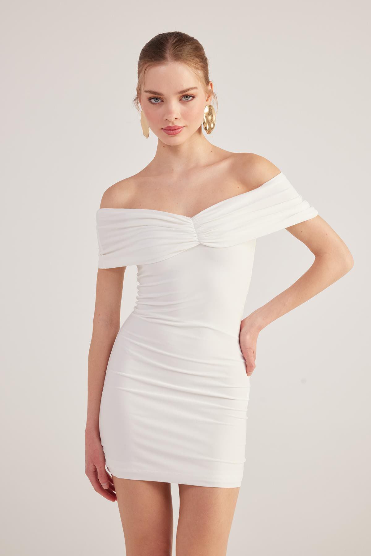 Madonna Neck Mini Muse Kleid