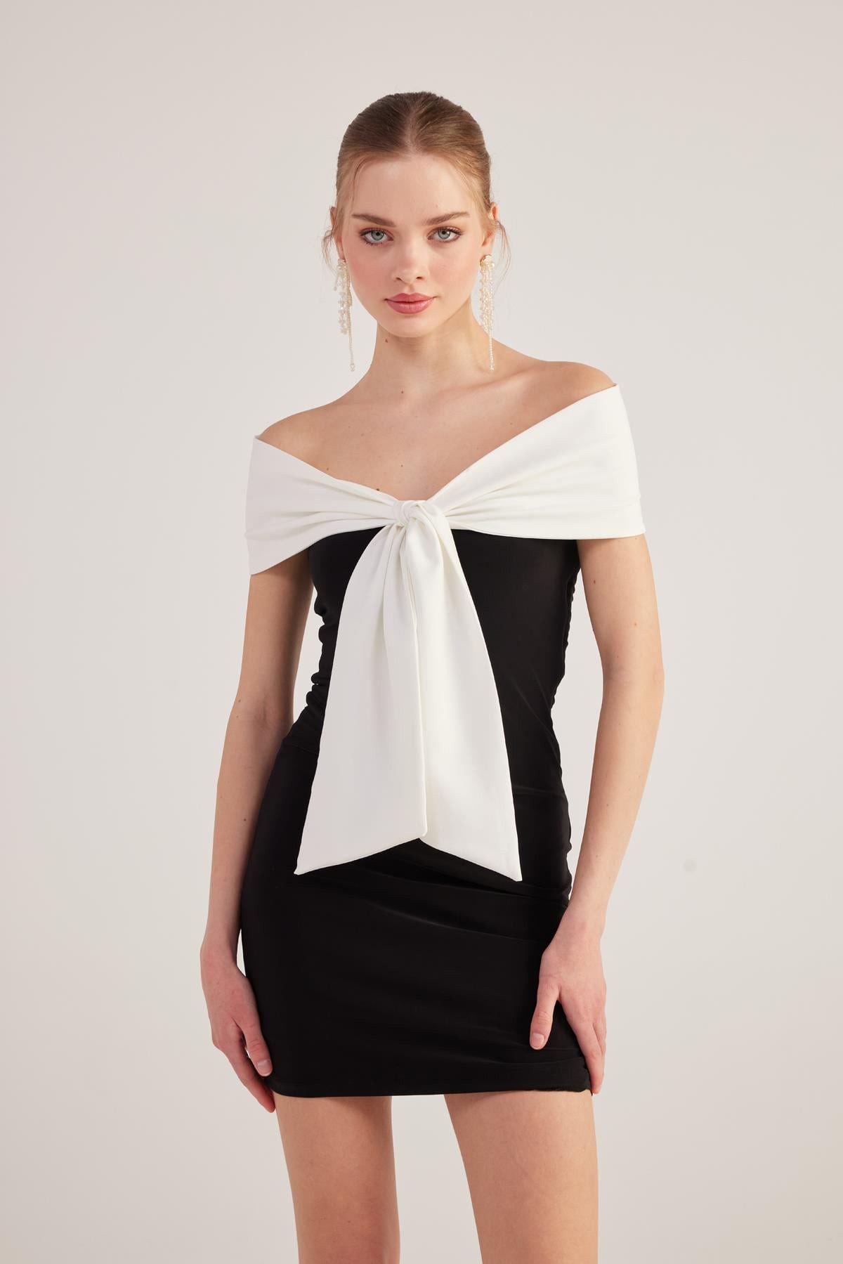 Mini Octavia Kleid mit Kragen