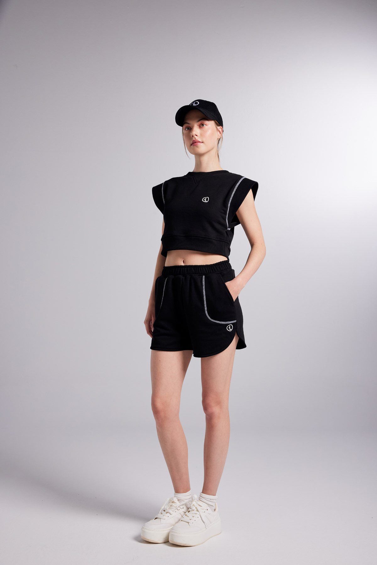 Kontraststich Crop Rhode T-Shirt