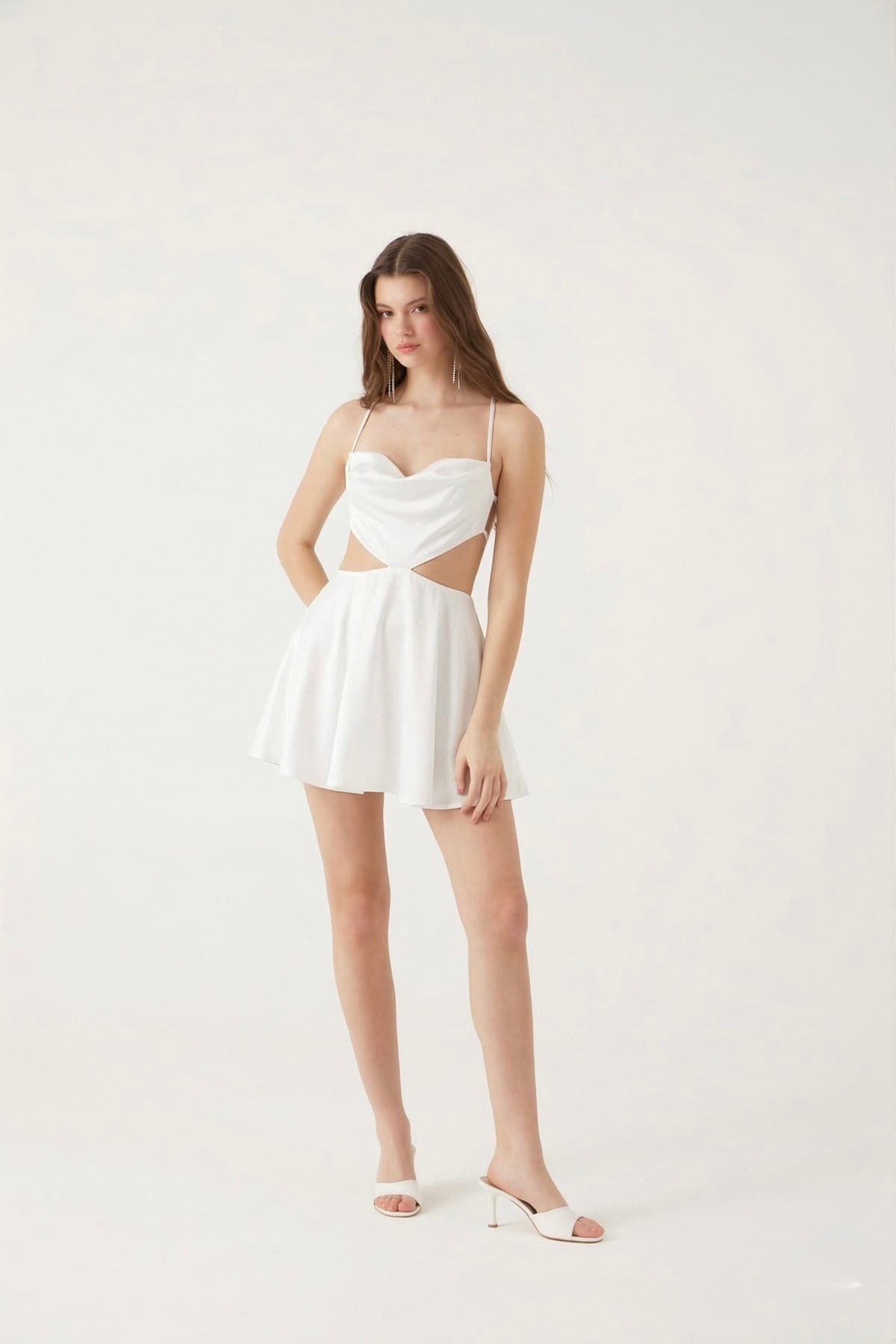 Satin Minikleid mit Rückenausschnitt