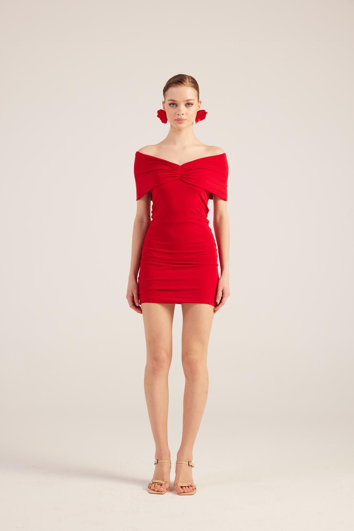 Mini Muse Kleid mit Madonna-Ausschnitt