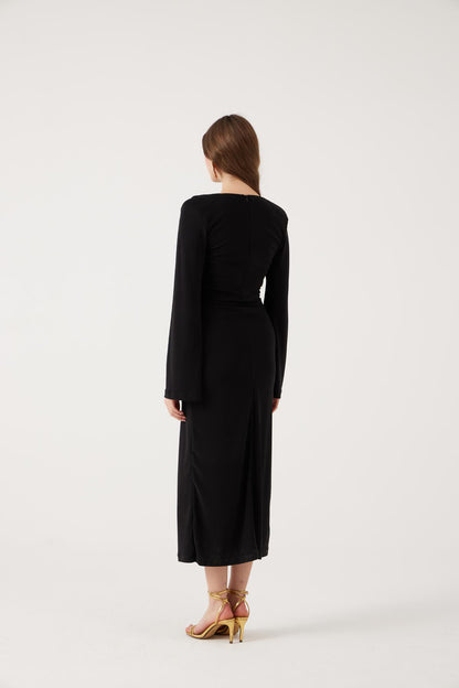 V-Ausschnitt Langkleid mit Accessoire