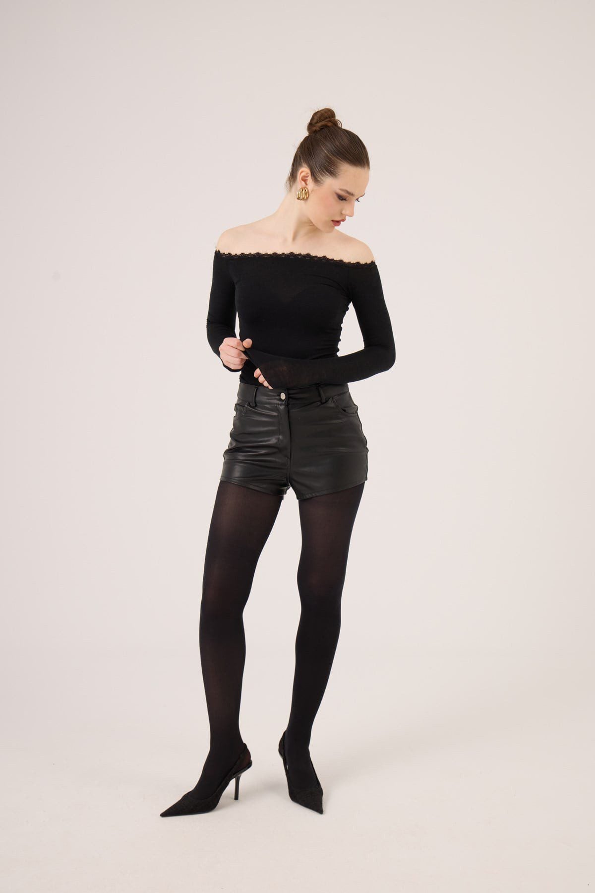Madonna Spitzenhals Cashmere Top