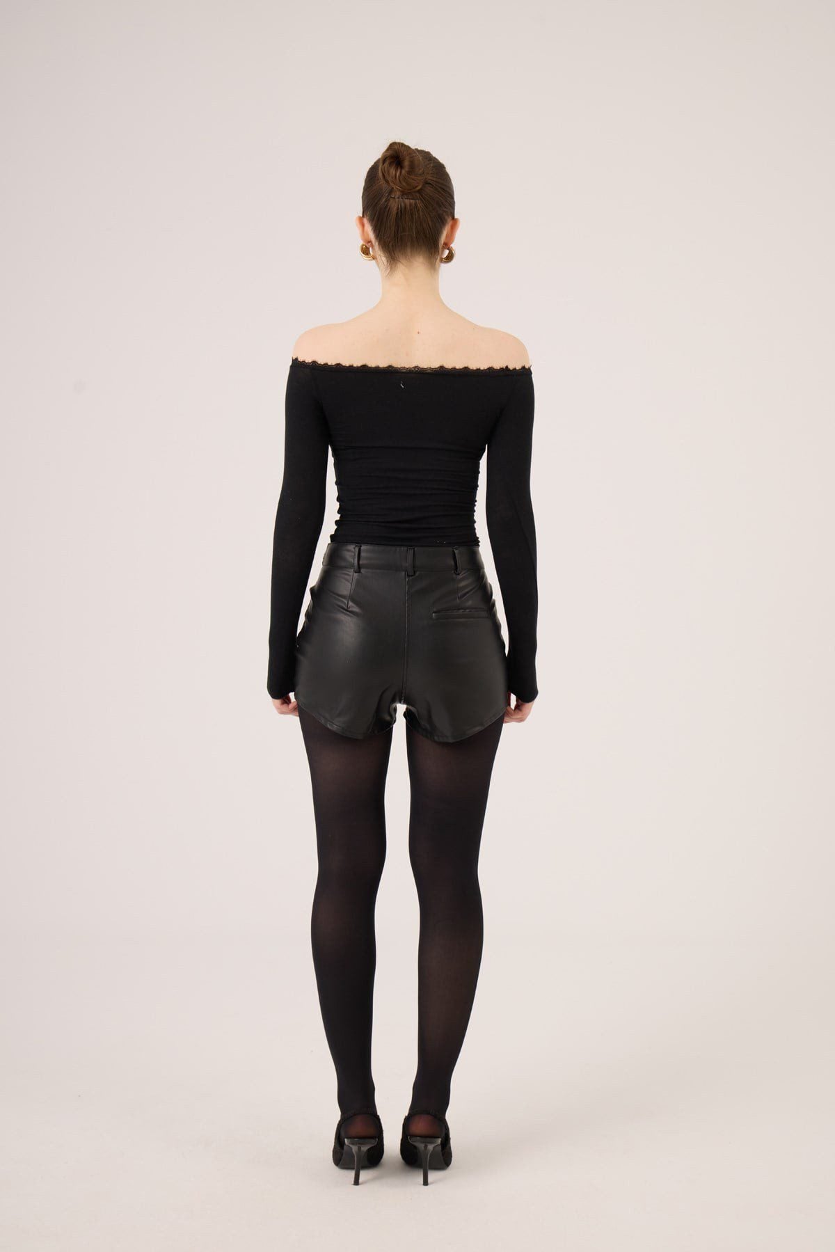Madonna Spitzenhals Cashmere Top