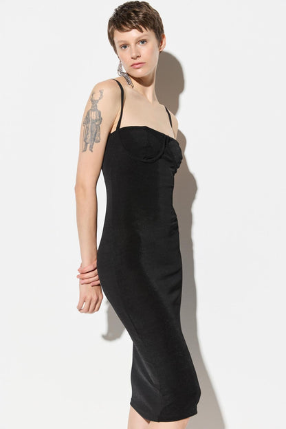 Kleid mit dünnen Trägern