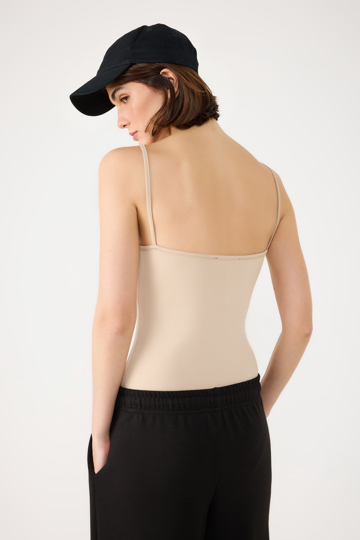 dünn trägerloser Body