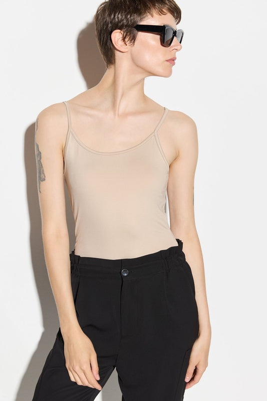 Bluse mit dünnen Trägern