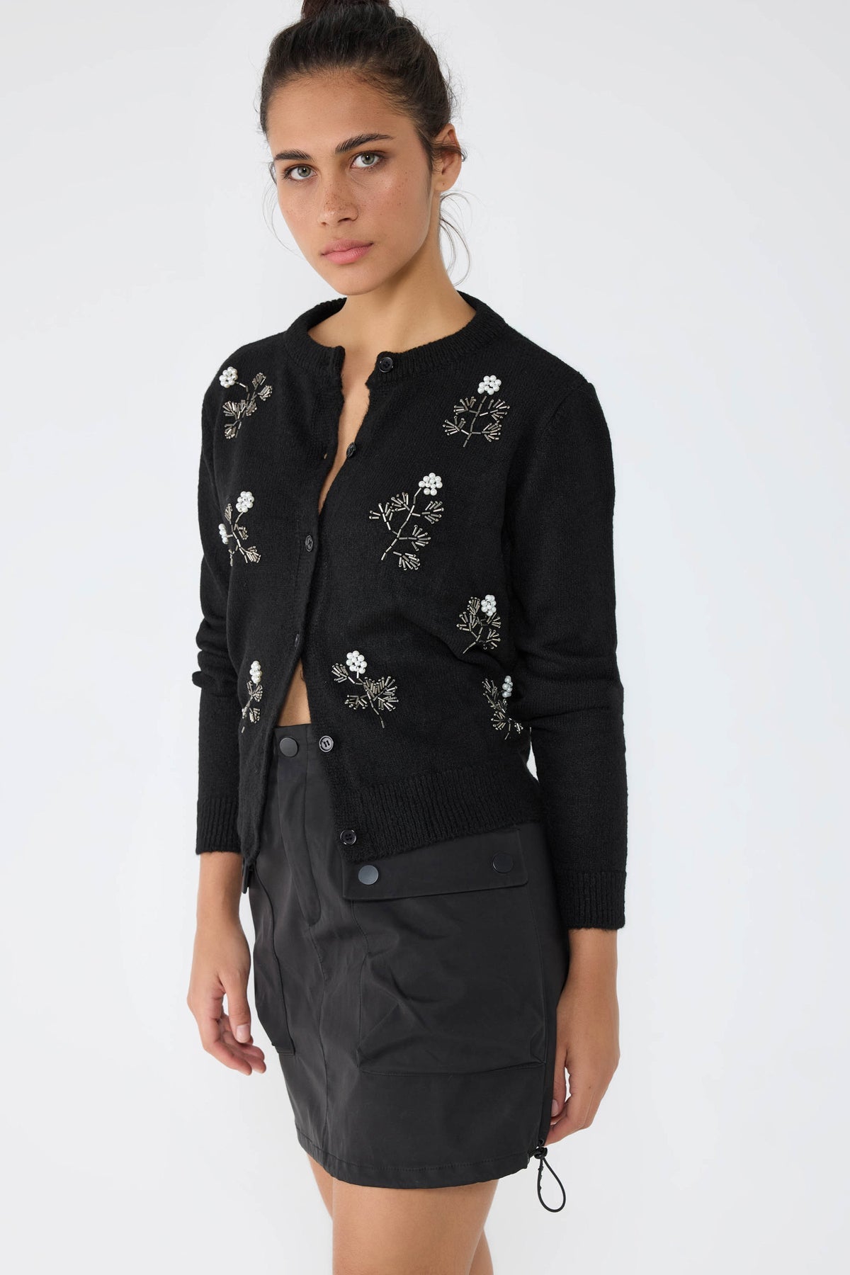 Perlenbesetzter Cardigan