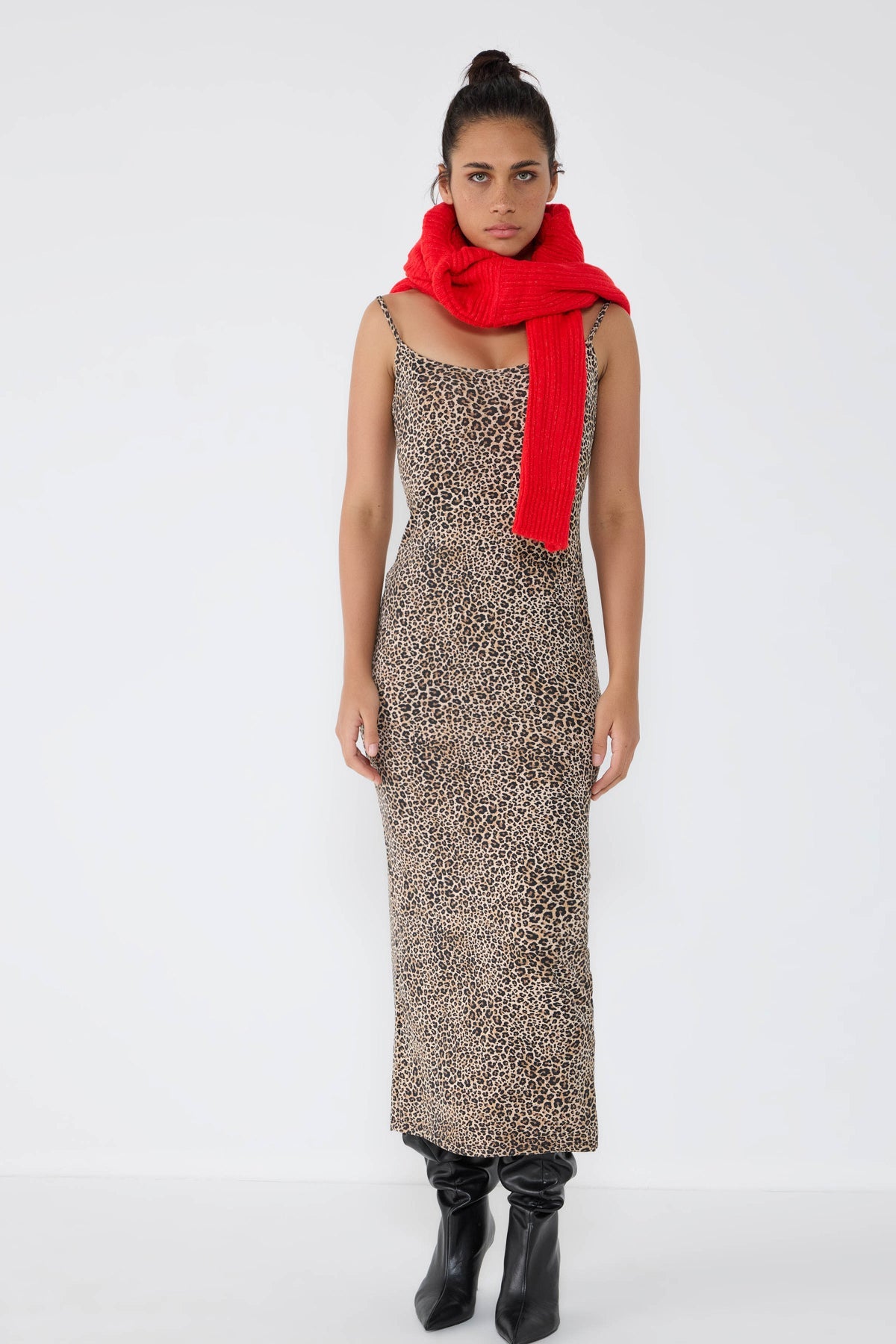 Trägerkleid in Midi-Länge mit Rückenschlitz