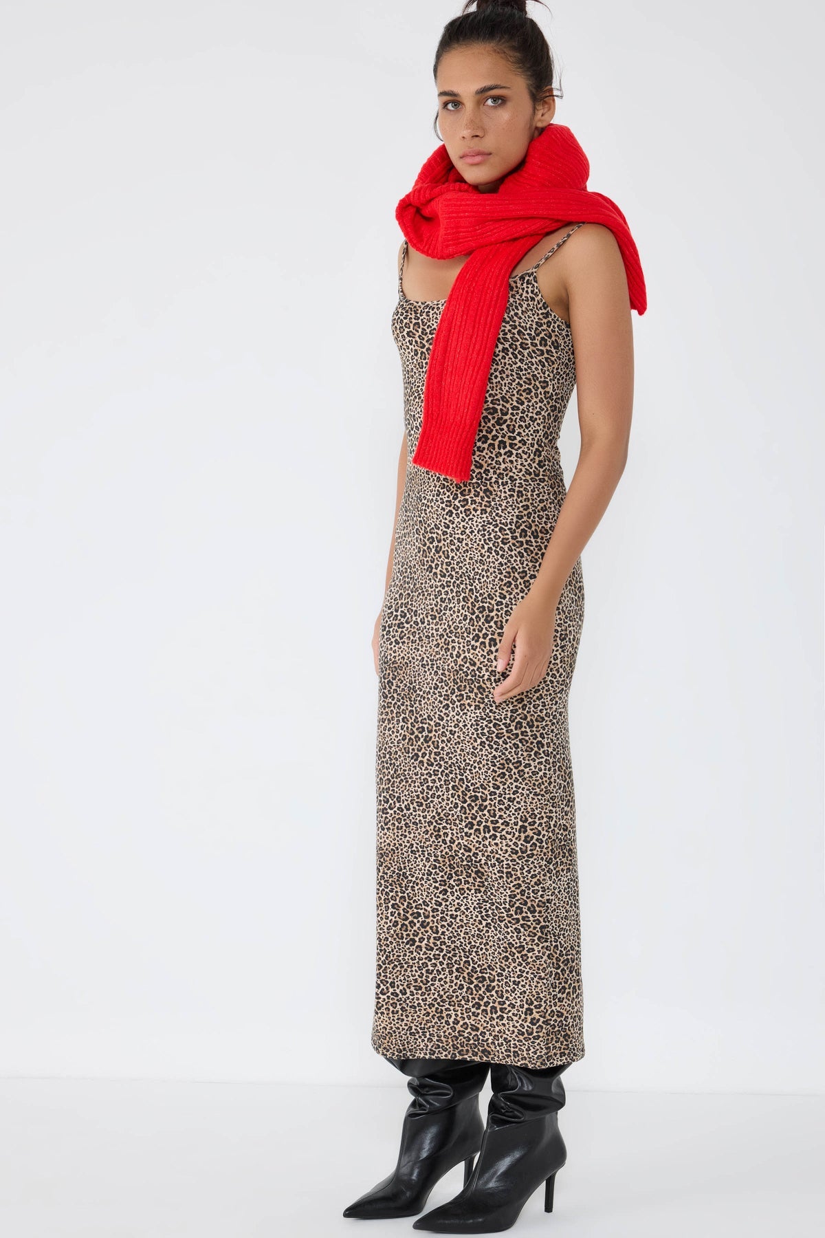 Trägerkleid in Midi-Länge mit Rückenschlitz
