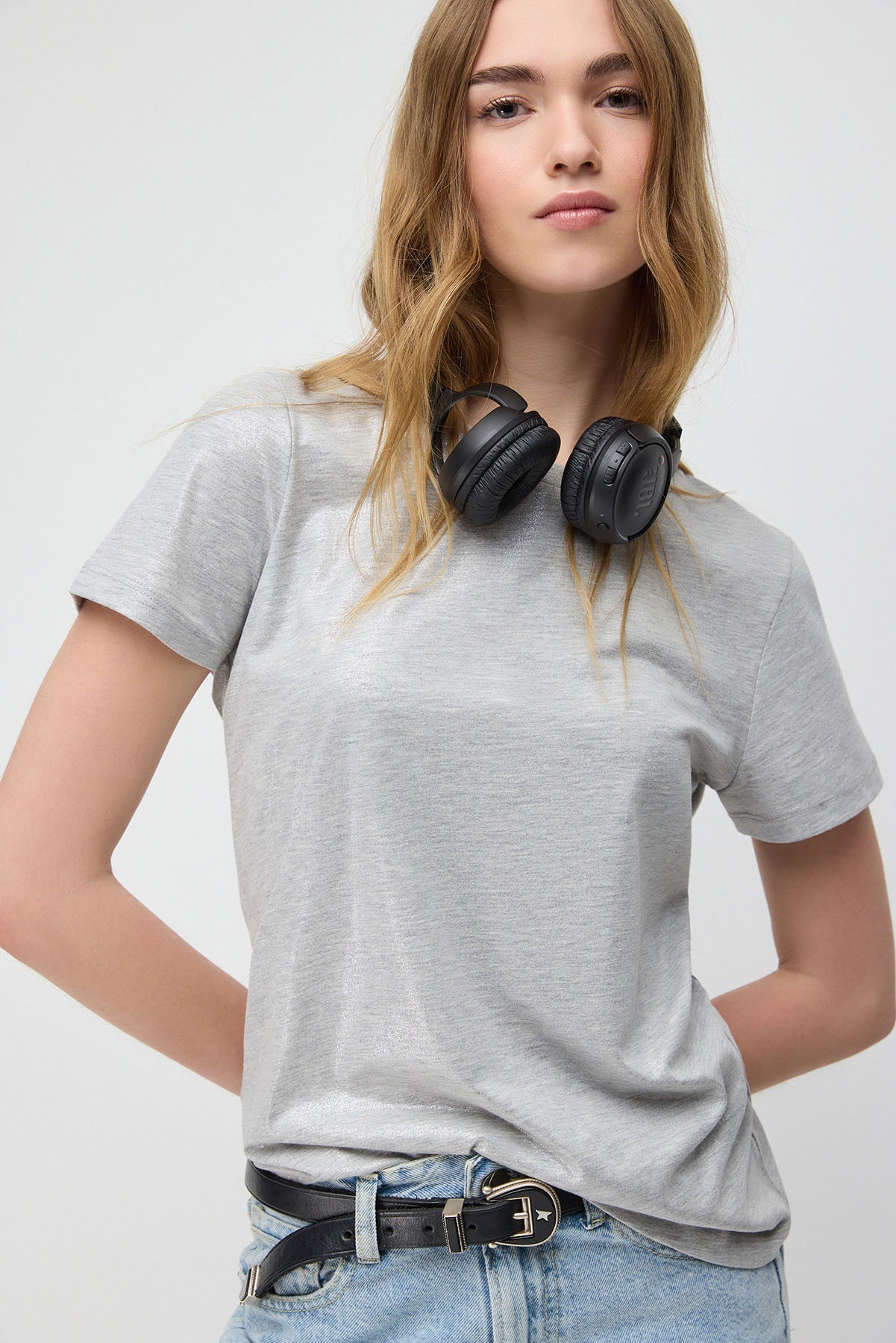 Schimmerndes T-Shirt mit Rundhalsausschnitt