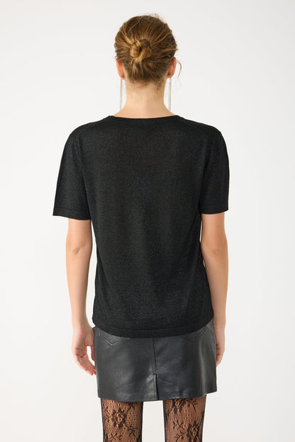 Glitzerndes T-Shirt mit V-Ausschnitt