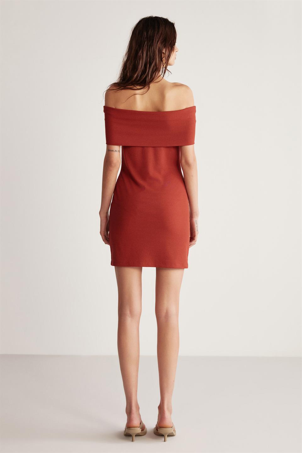 JULENE Off-Shoulder Lockeres Kleid