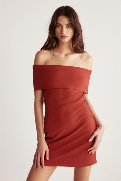 JULENE Off-Shoulder Lockeres Kleid