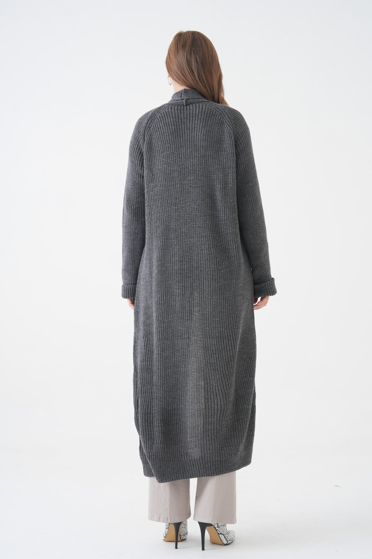 Langer Cardigan mit Schalkragen und doppelten Taschen