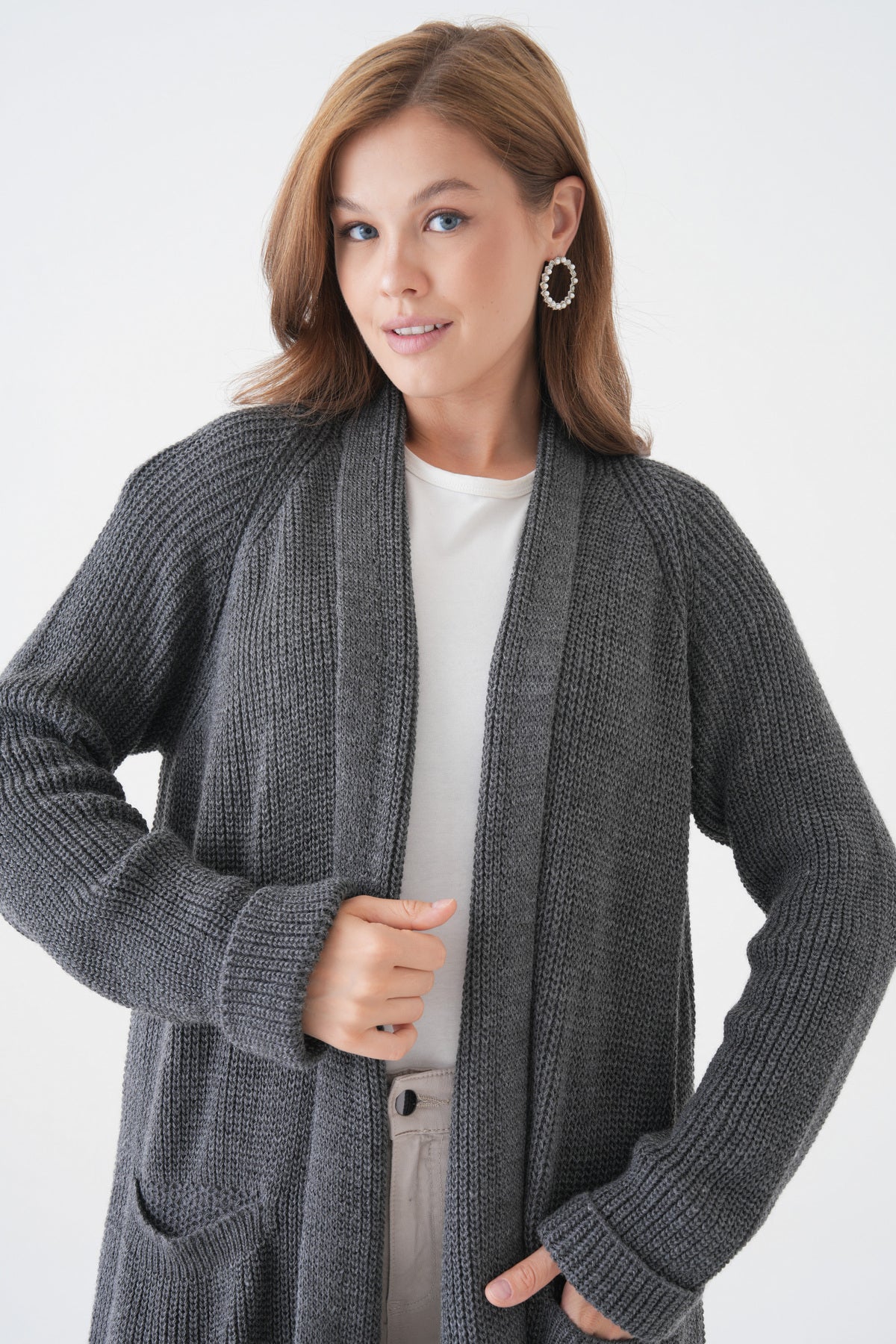 Langer Cardigan mit Schalkragen und doppelten Taschen