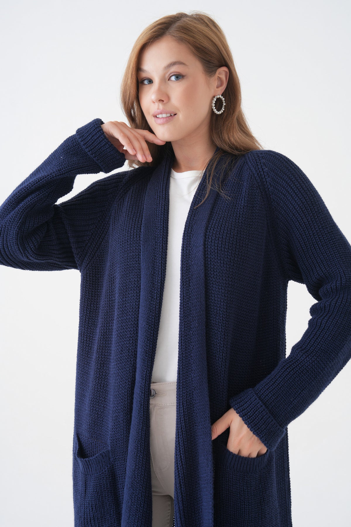 Langer Cardigan mit Schalkragen und doppelten Taschen