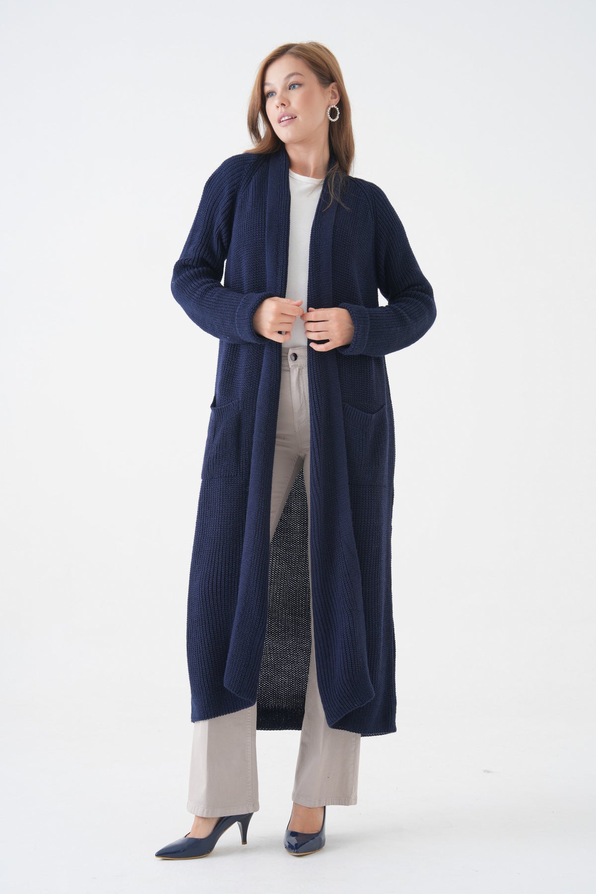 Langer Cardigan mit Schalkragen und doppelten Taschen