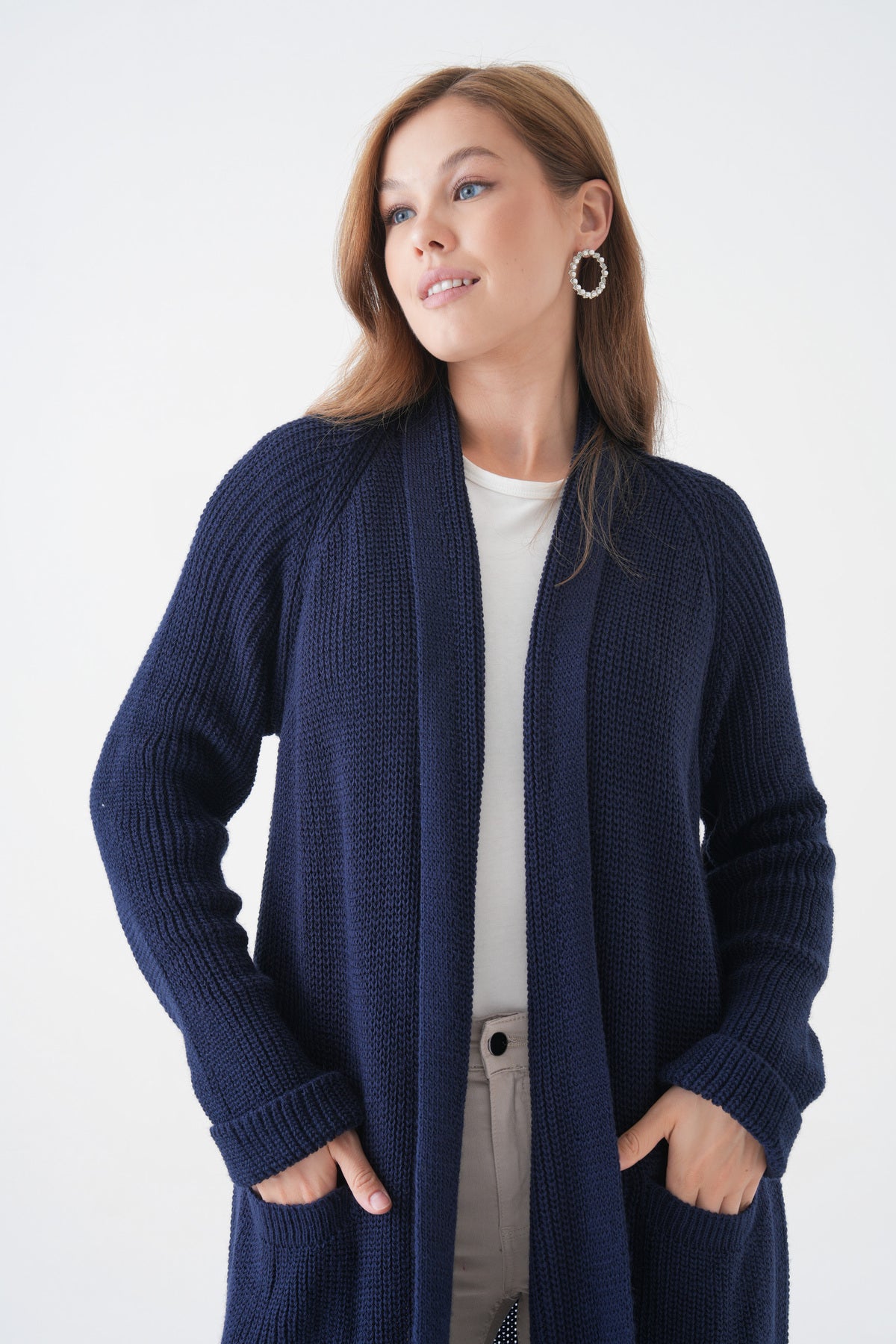 Langer Cardigan mit Schalkragen und doppelten Taschen