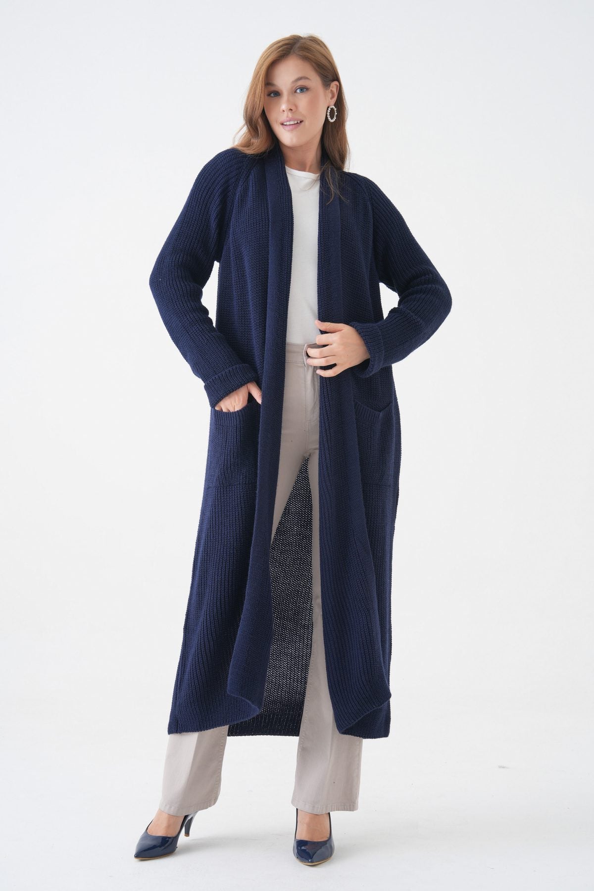 Langer Cardigan mit Schalkragen und doppelten Taschen