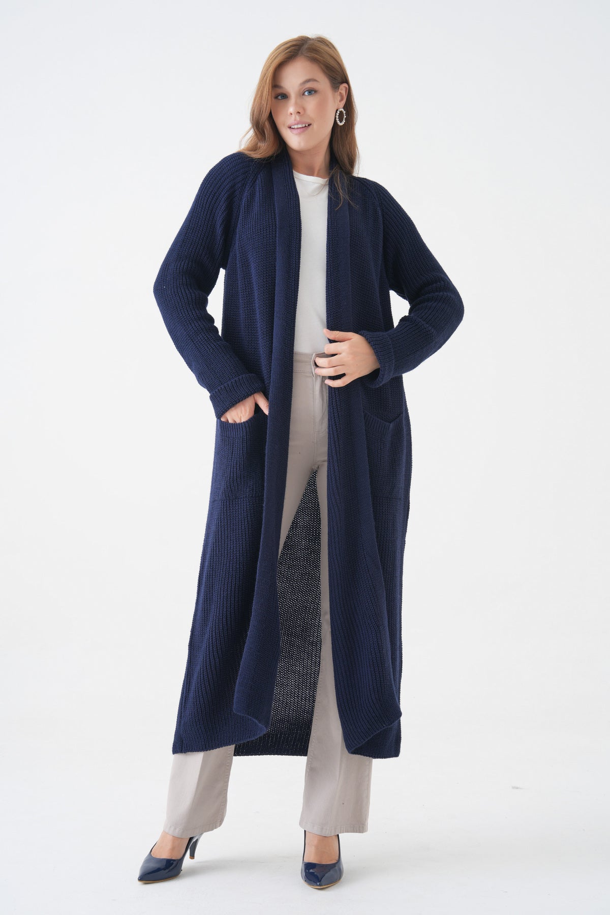 Langer Cardigan mit Schalkragen und doppelten Taschen