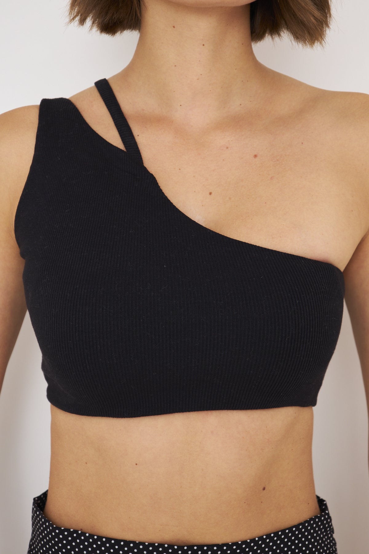 Asymmetrisch geschnittenes Crop-Bustier