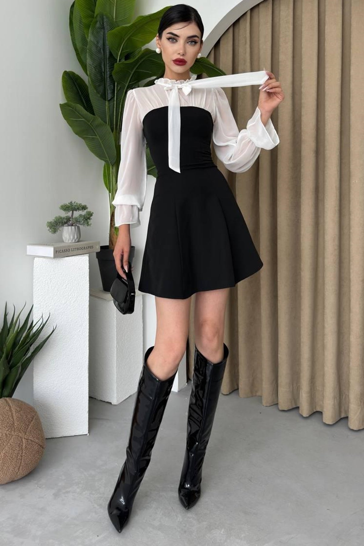 Elegantes Minikleid mit Kragen