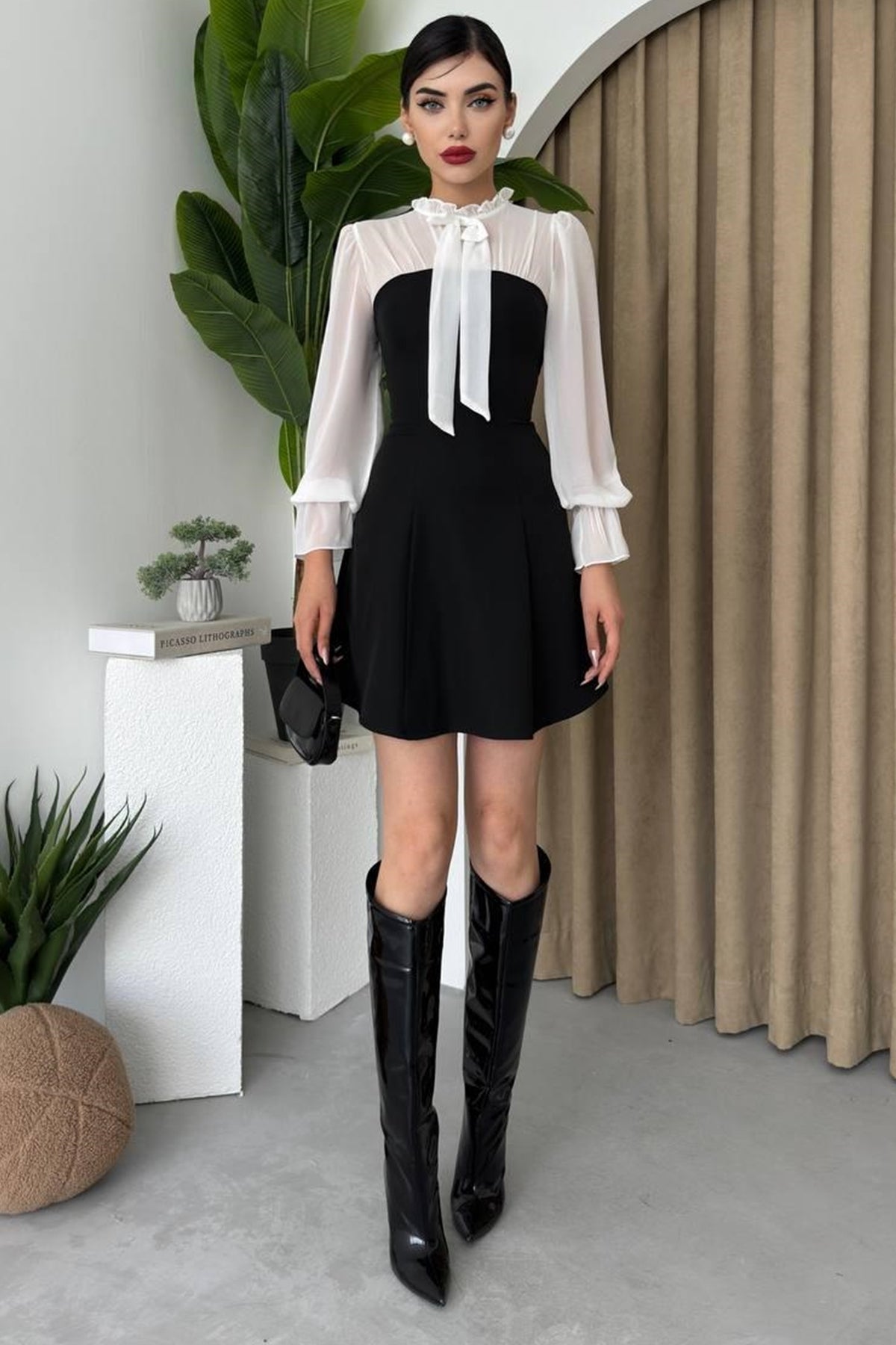 Elegantes Minikleid mit Kragen