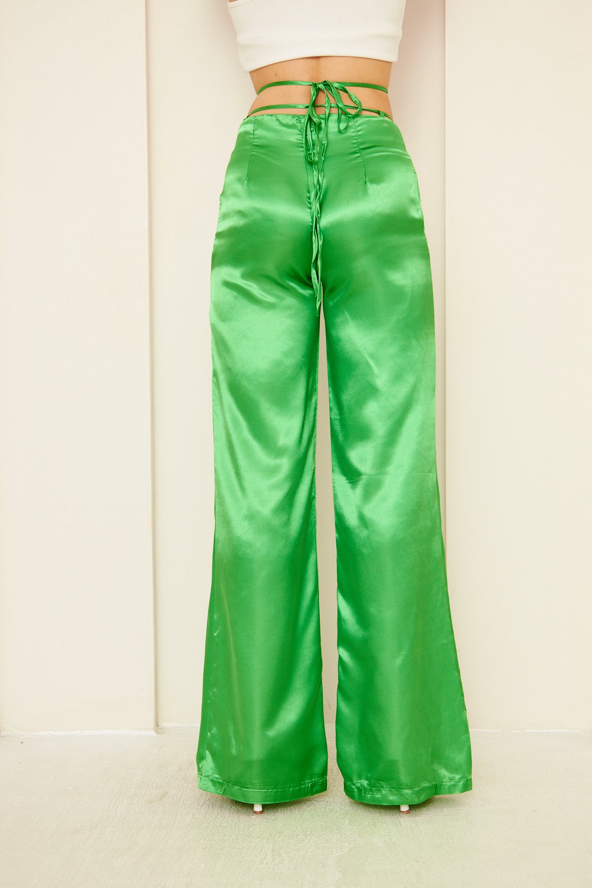 Weit geschnittene Satinhose
