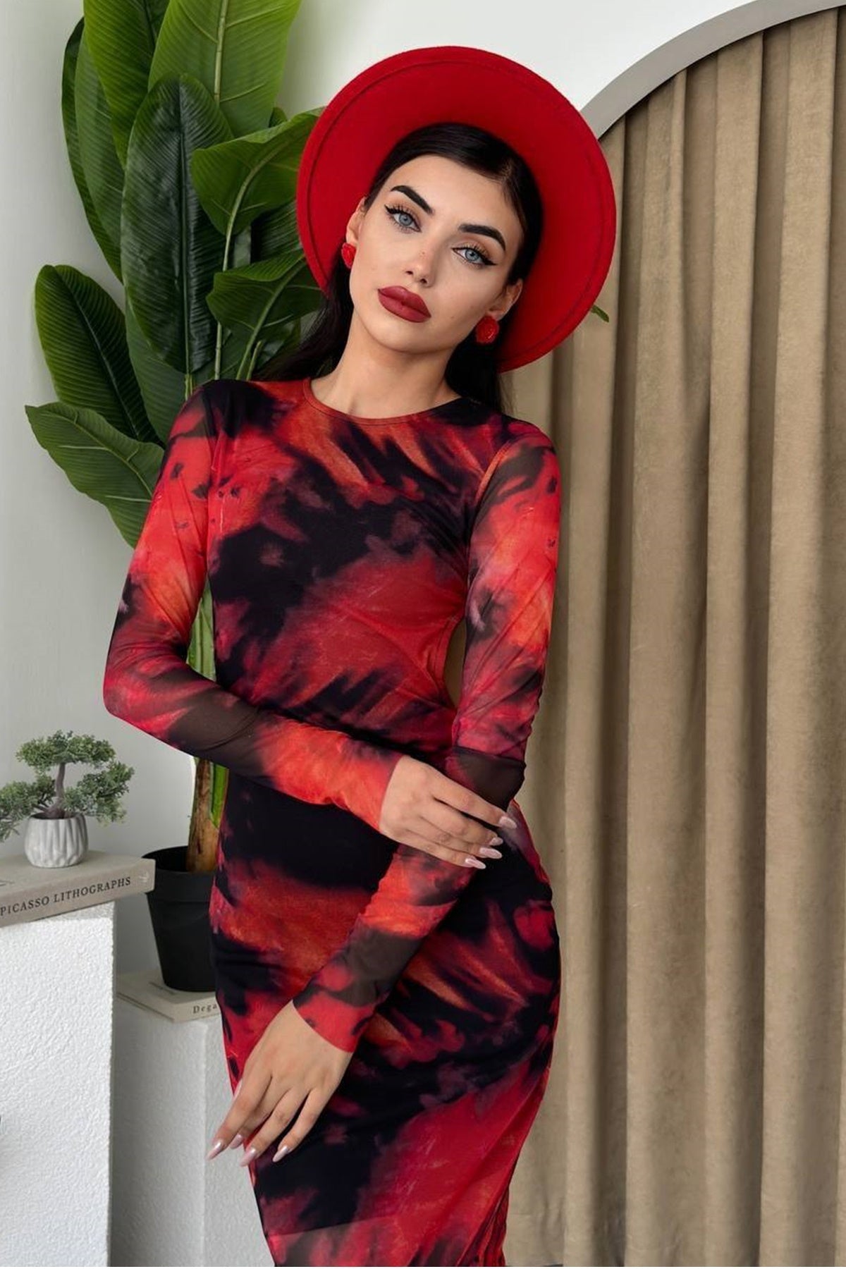 Midi-Kleid mit Batikmuster und Schlitzdesign