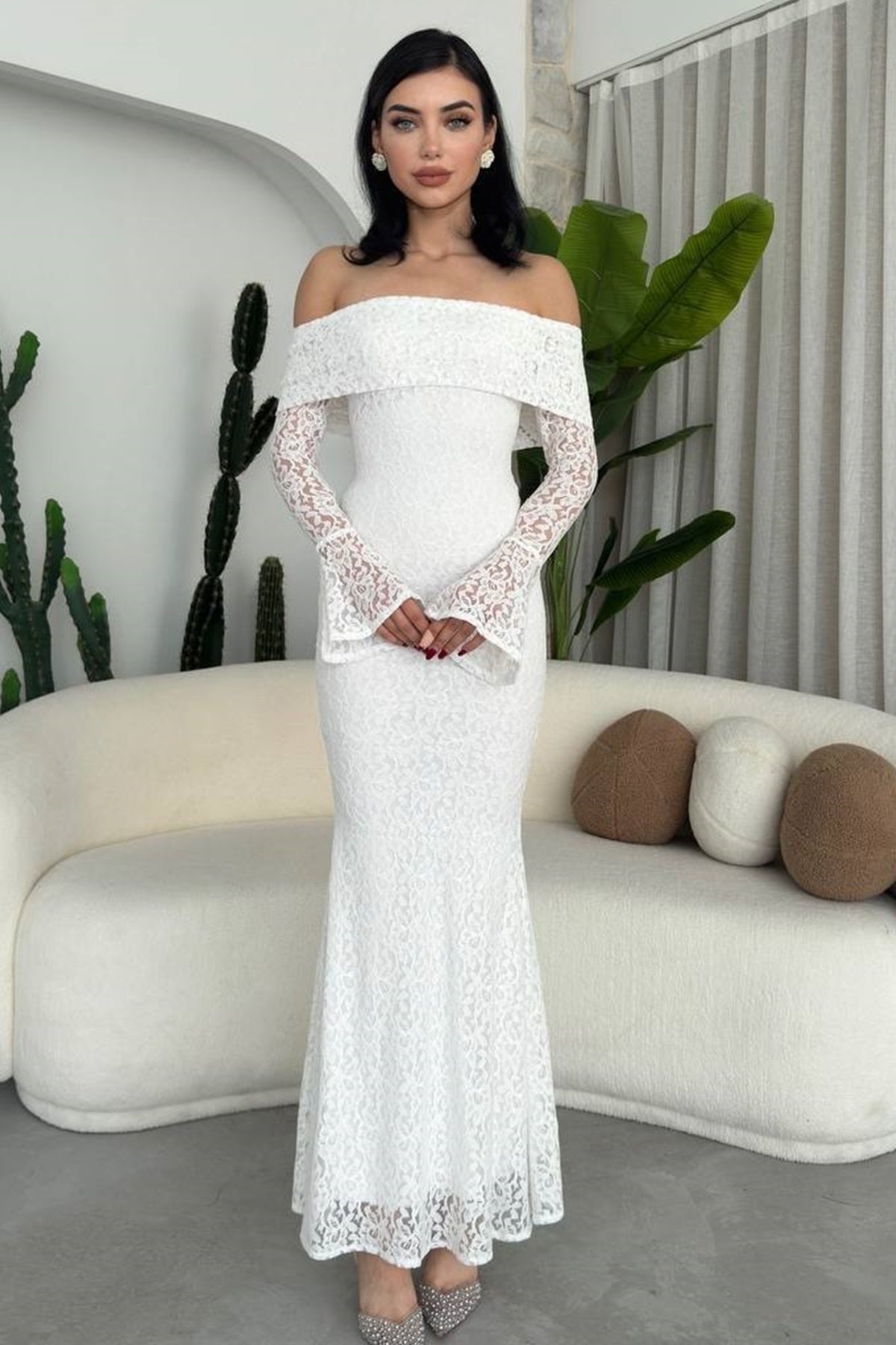 Trägerloses Maxikleid mit langen Ärmeln