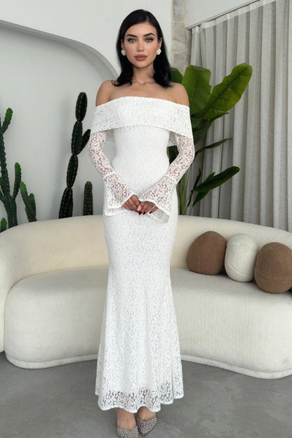 Trägerloses Maxikleid mit langen Ärmeln