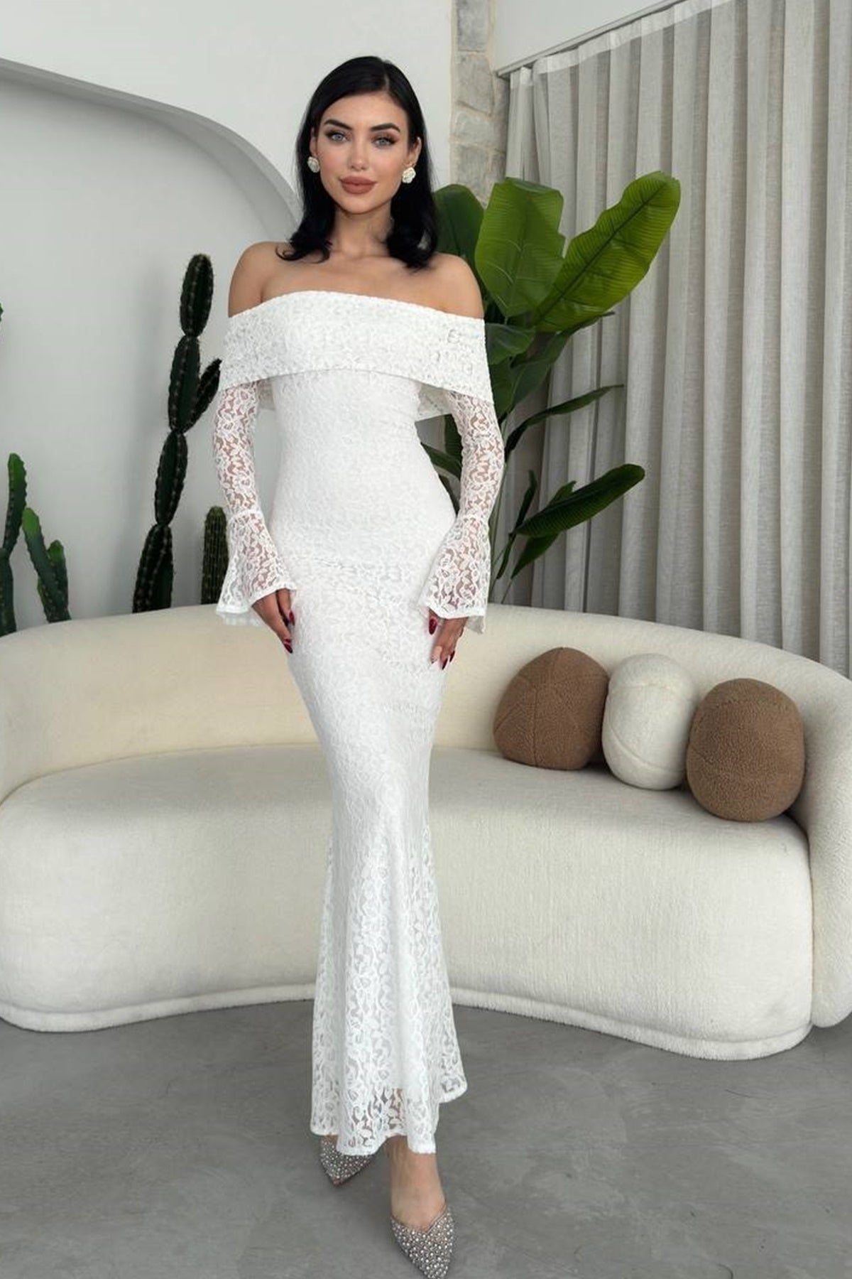 Trägerloses Maxikleid mit langen Ärmeln