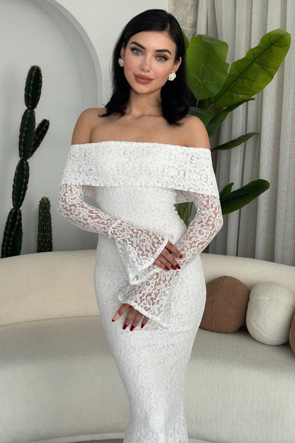 Trägerloses Maxikleid mit langen Ärmeln