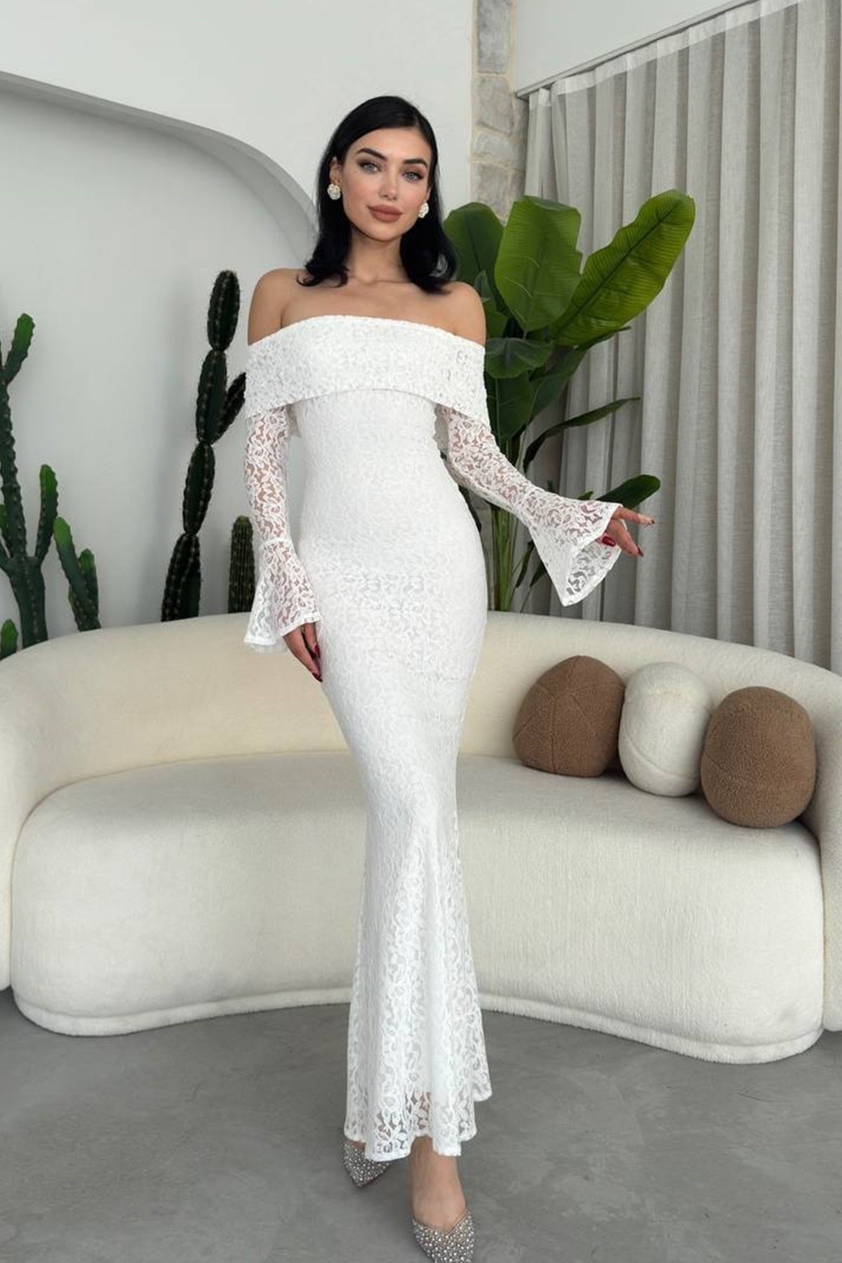 Trägerloses Maxikleid mit langen Ärmeln
