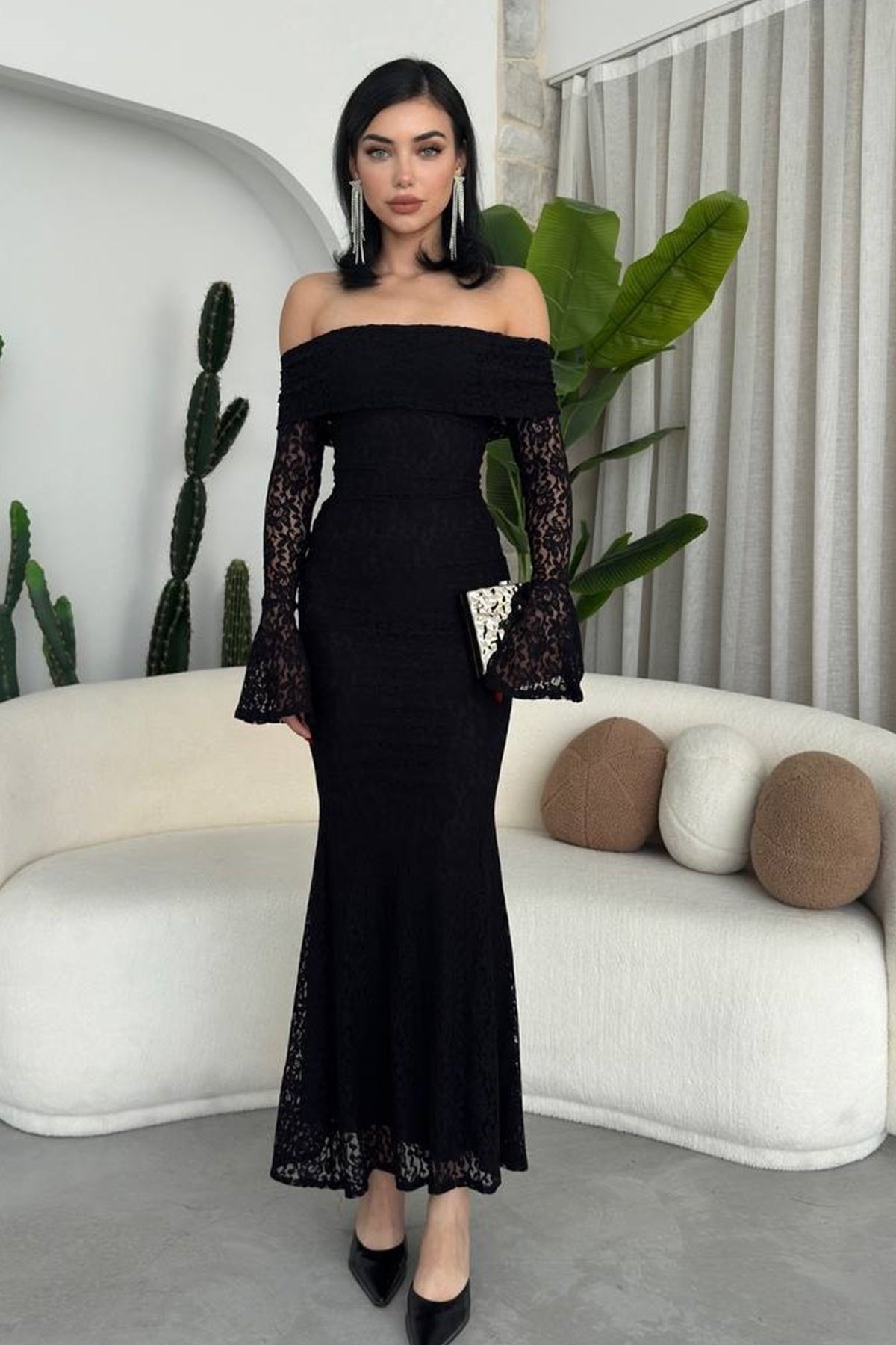 Trägerloses Maxikleid mit langen Ärmeln