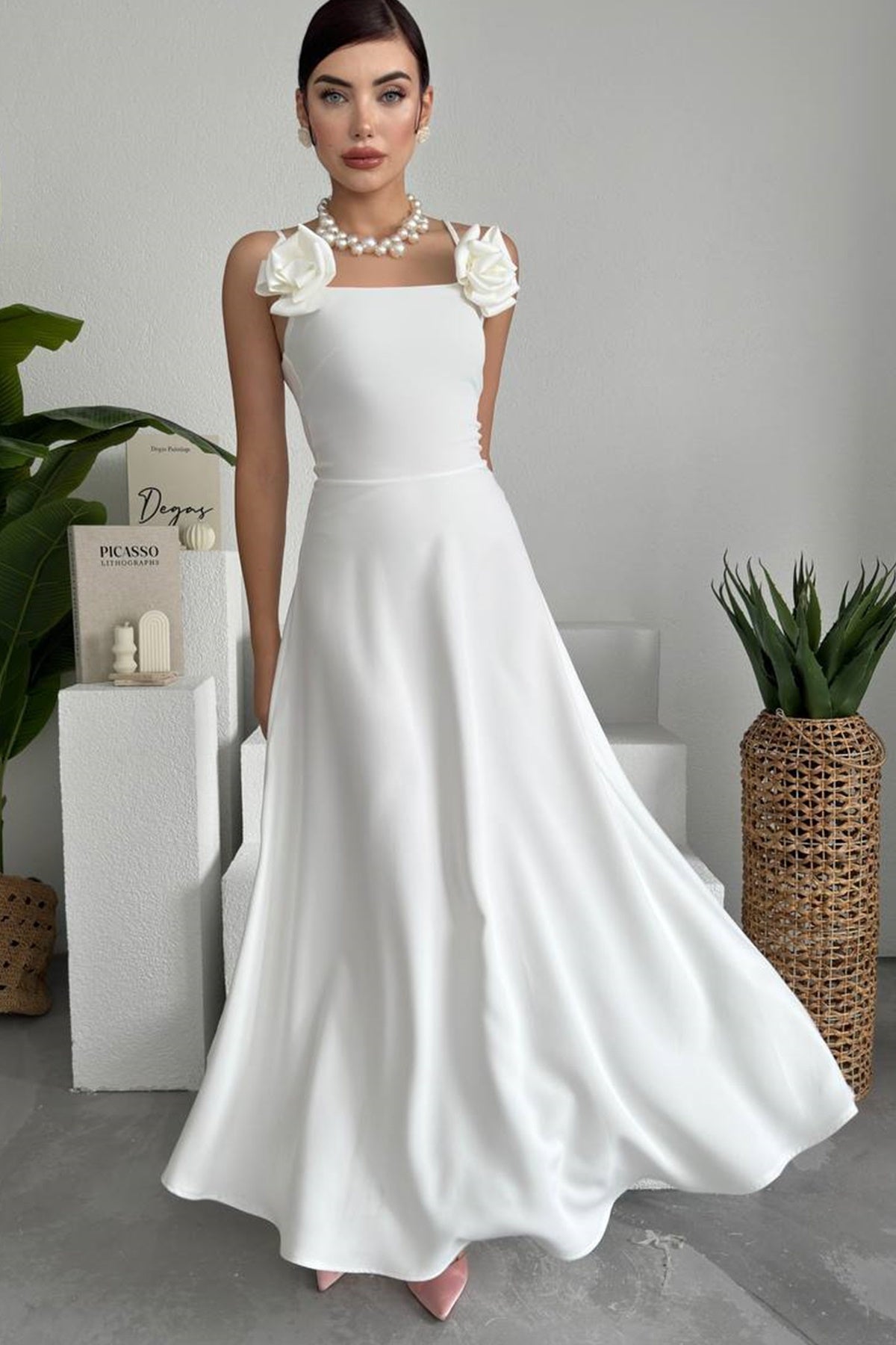 Trägerloses Maxikleid mit Ausschnitt