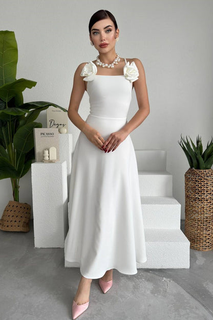 Trägerloses Maxikleid mit Ausschnitt