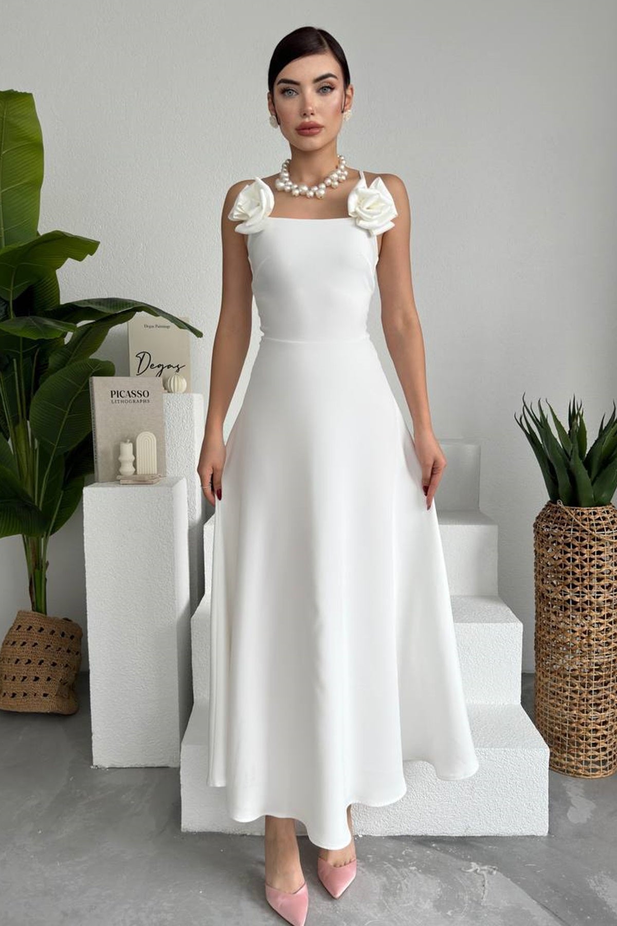 Trägerloses Maxikleid mit Ausschnitt