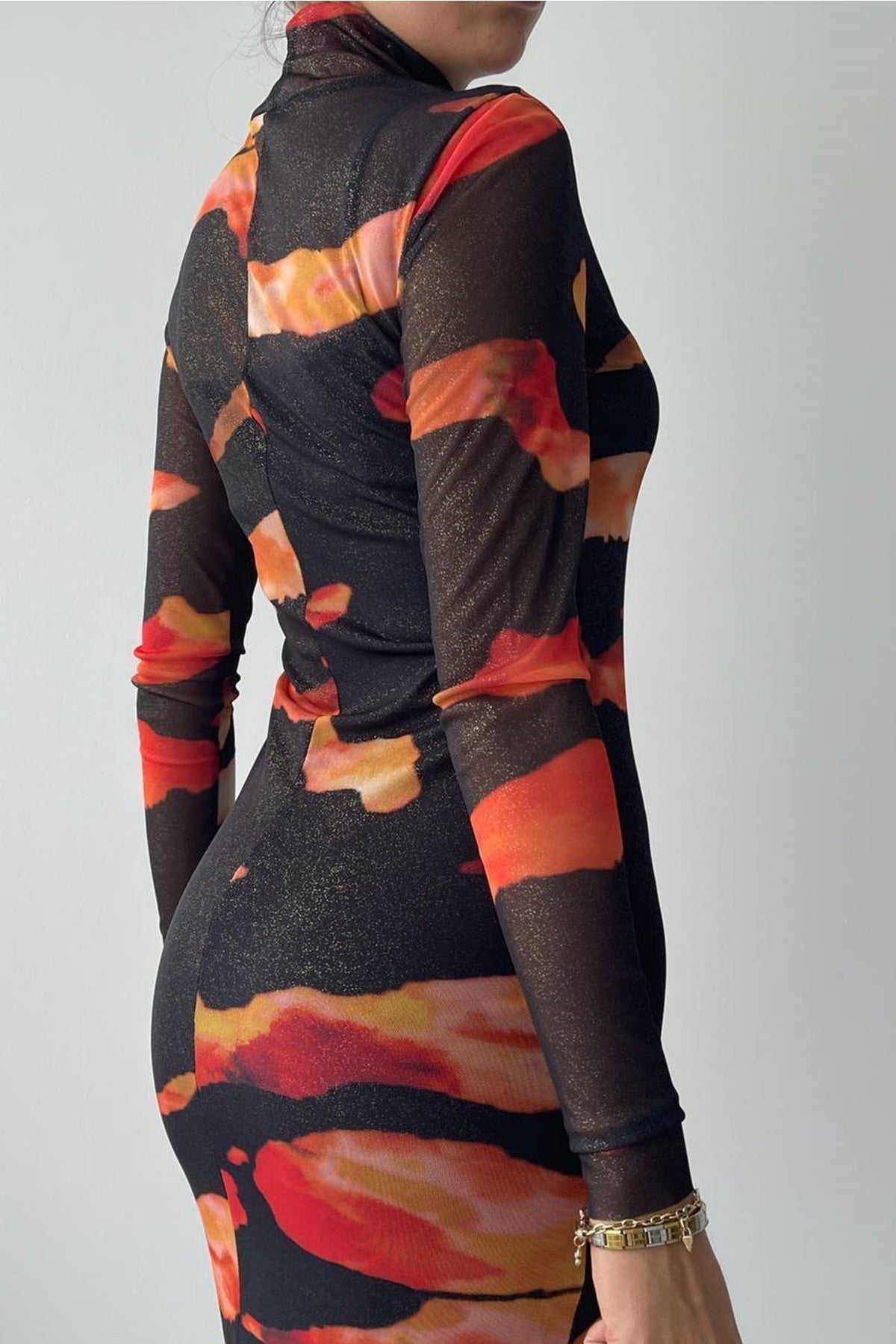 Gefüttertes Midikleid mit Digitaldruck im Batikmuster