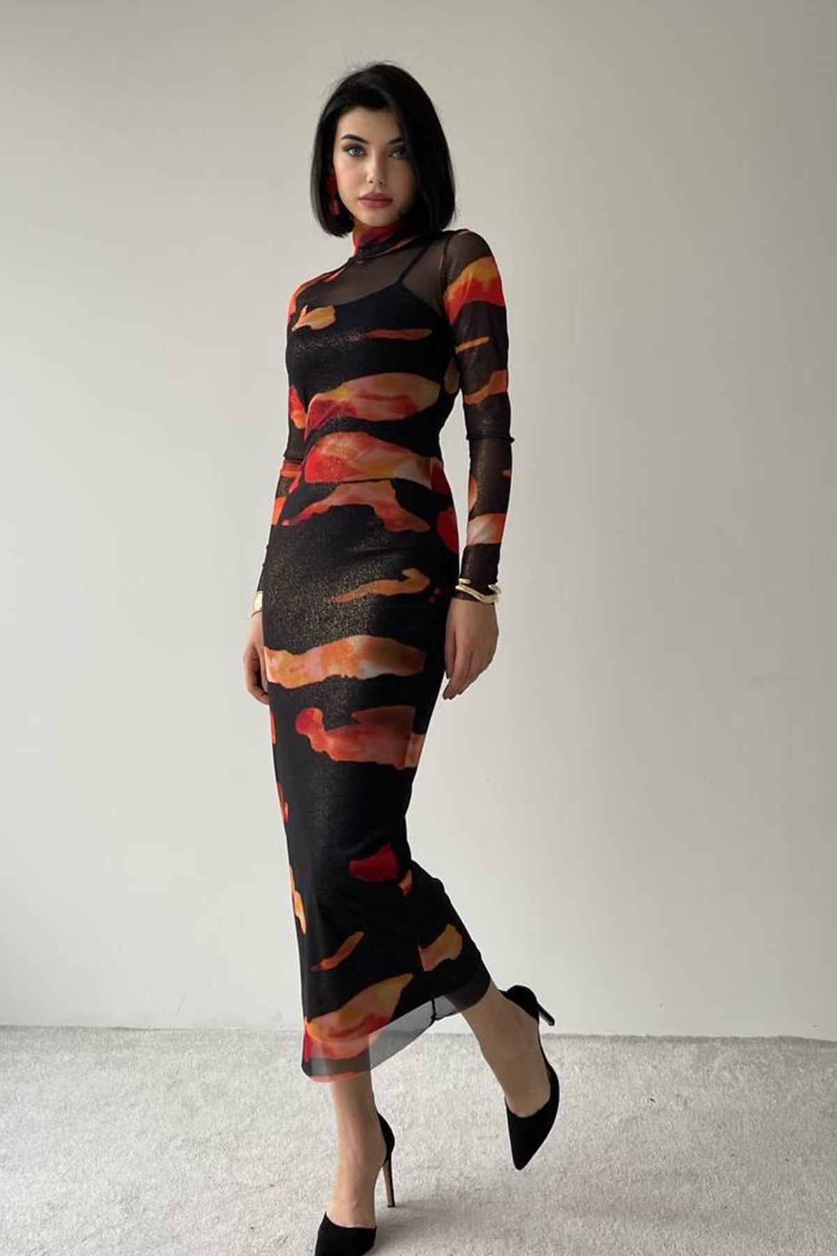 Gefüttertes Midikleid mit Digitaldruck im Batikmuster