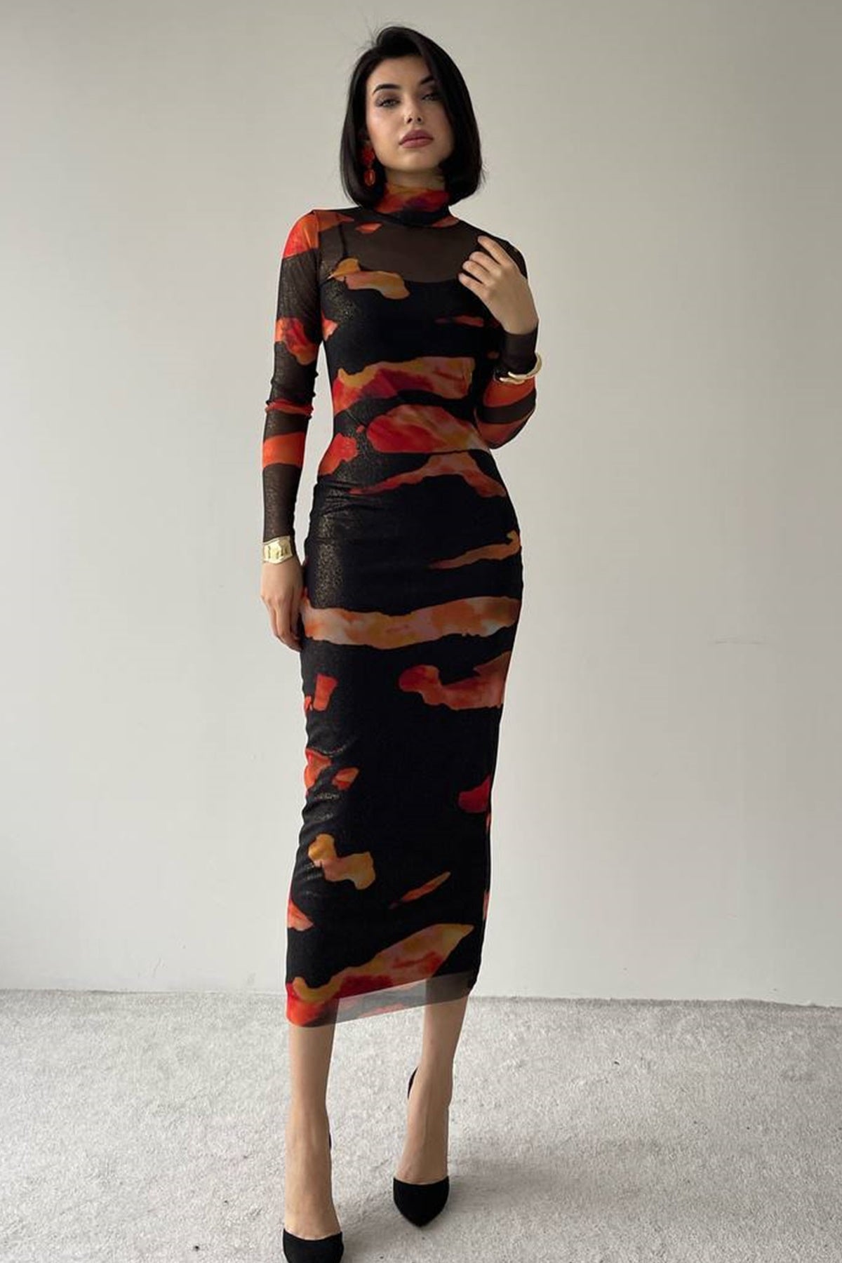 Gefüttertes Midikleid mit Digitaldruck im Batikmuster