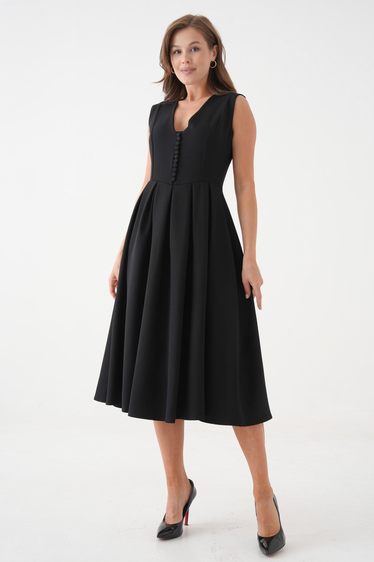 Plissiertes, ausgestelltes Midikleid mit V-Ausschnitt